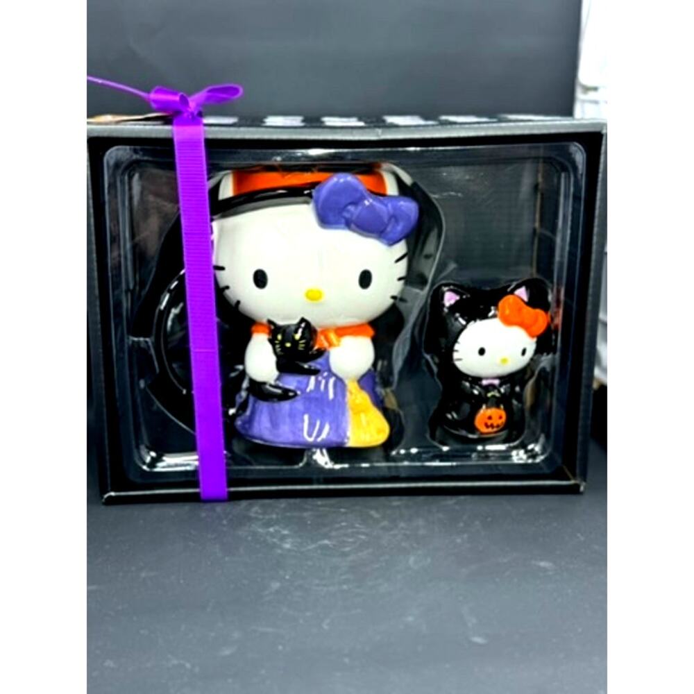 Hello Kitty Boxed set of Mug & Figurine Purple Costume‎ & Black Cat Costume